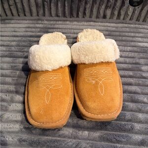 Ariat Tan and Cream Women's Slippers